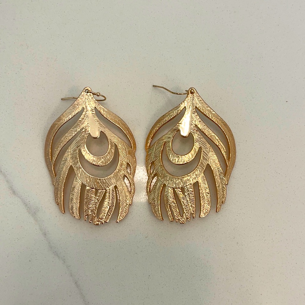 Rose gold Kendra Scott earrings